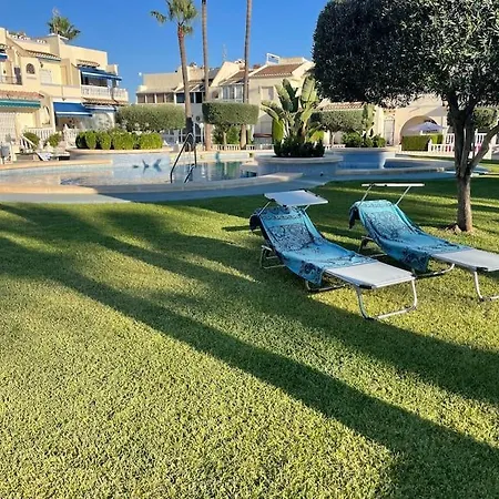 Palm Paradise Retreat: 2bedroom With Pool View *