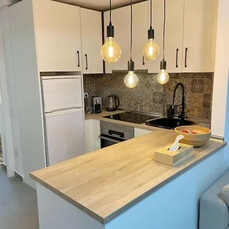 Palm Paradise Retreat: 2bedroom With Pool View *