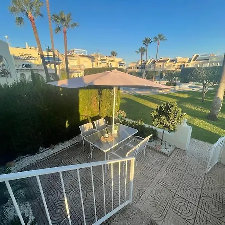 Palm Paradise Retreat: 2bedroom With Pool View *
